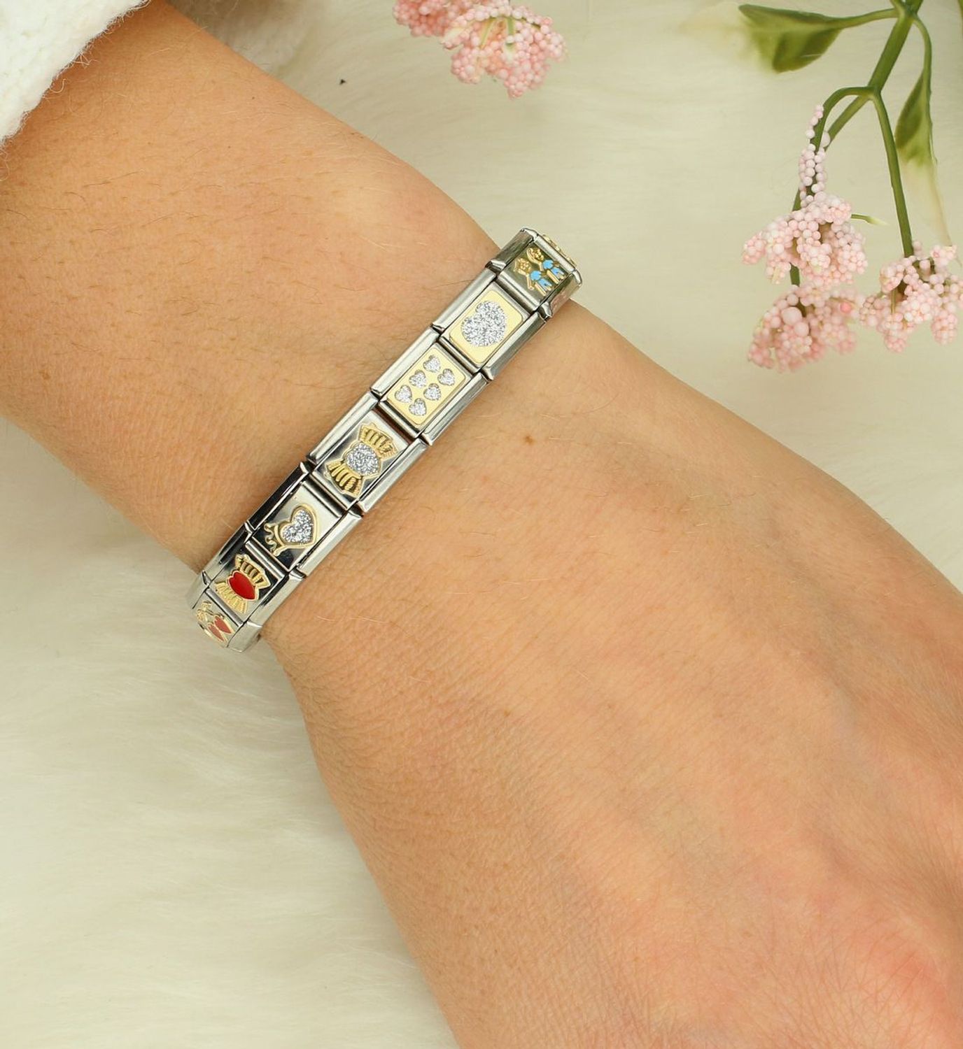 Charms Nomination Link 18K zawieszka Złota płytka z sercem z brokatową emalią 030224 09.jpg